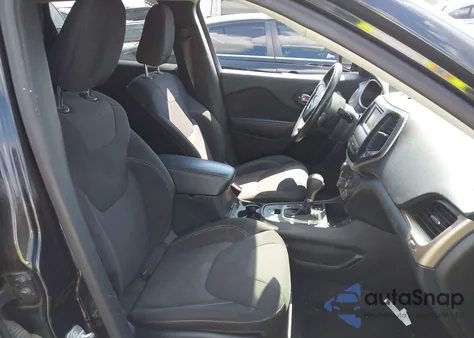 2015 Jeep Cherokee Latitude z USA, uszkodzony, nr VIN 1C4PJLCB2FW737264